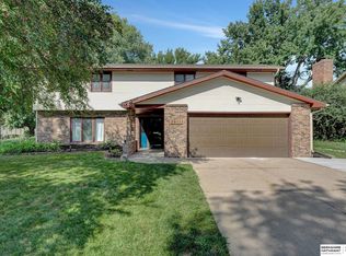 2611 S 75th St, Lincoln, NE 68506