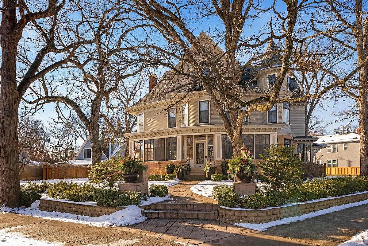 2104 Kenwood Pkwy, Minneapolis, MN 55405 | Zillow