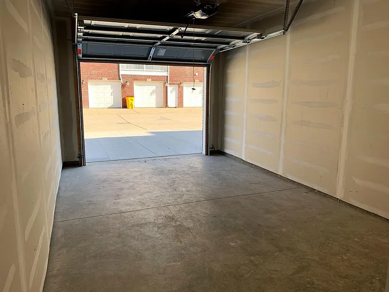 Towne Center Apartments — Photo 77