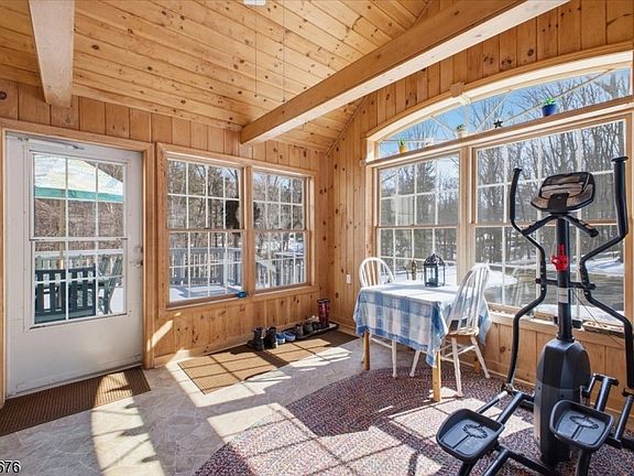 5th image of 30 Belcher Rd