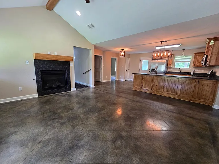 22217 Phillip Dr — Photo 3