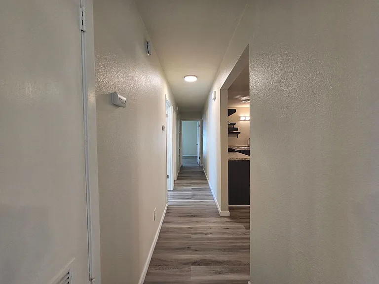 501 W Voelter Ave — Photo 12