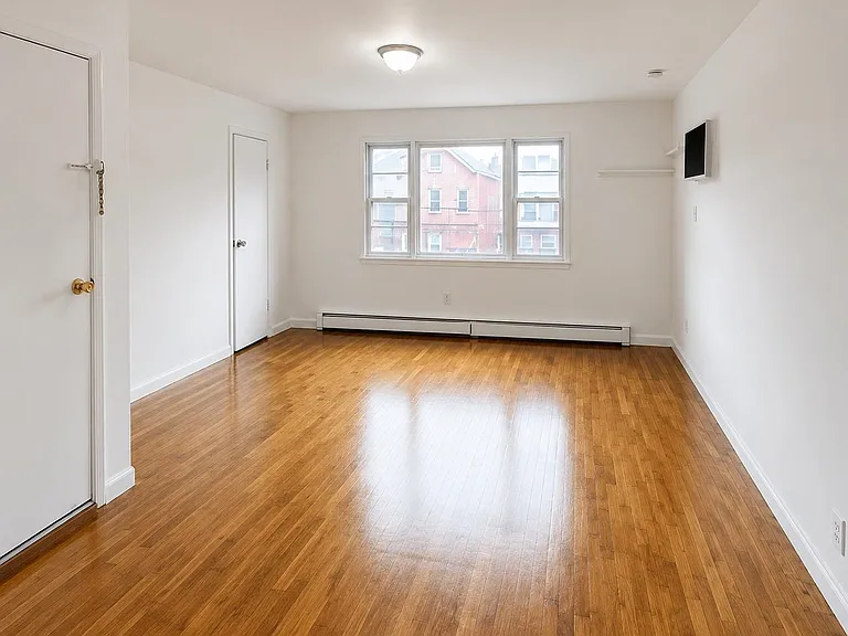 351 New York Ave #3 — Photo 4