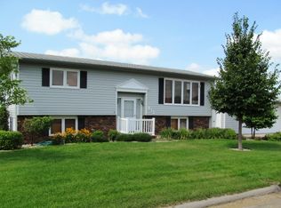 810 W 5th St, Redfield, SD 57469