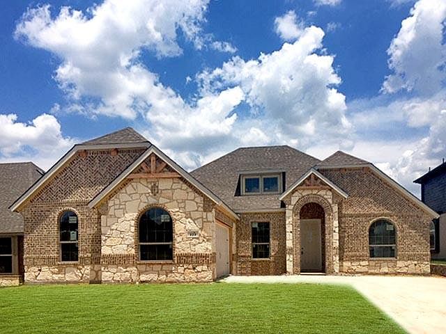 123 Red Pine Drive-2