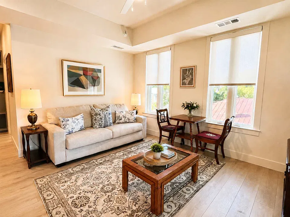 411 W 42nd St #3-ID1697616P