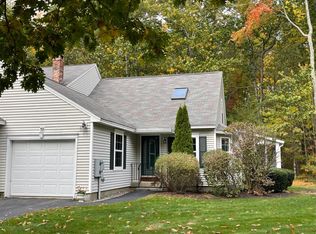 19 Windsor Commons Dr #19, Kennebunk, ME 04043