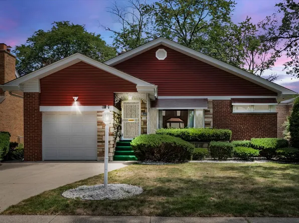 9127 S Sacramento Ave, Evergreen Park, IL 60805