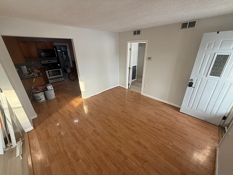 2680 Mott Ave — Photo 6