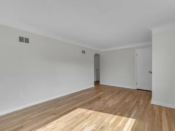 14521 Trenton Rd, Southgate, MI 48195