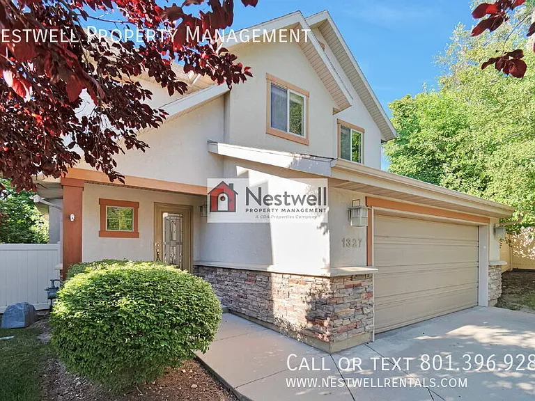 1327 E Urbandale Ln — Photo 2