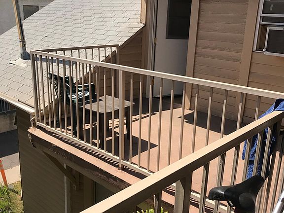 Front entrance , Balcony.