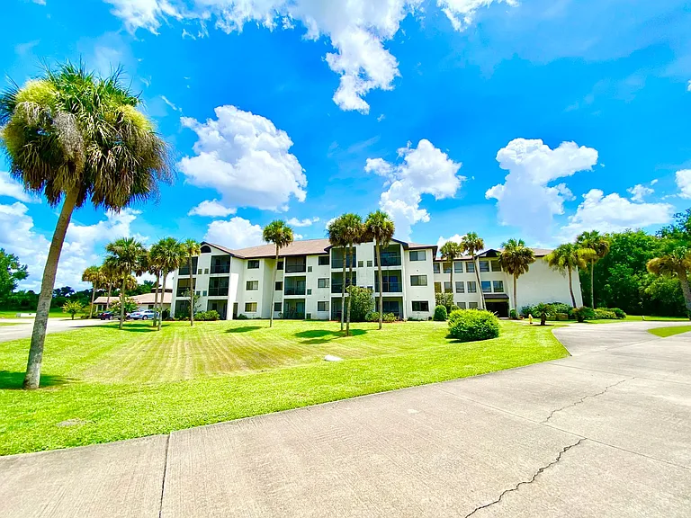 Oasis - 3165 South St. — Photo 14