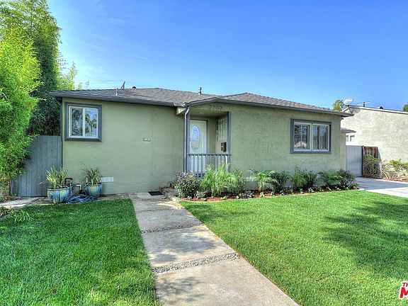 4th image of 2707 Barry Ave