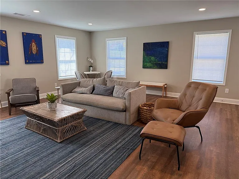 5956 Moon Dr — Photo 2