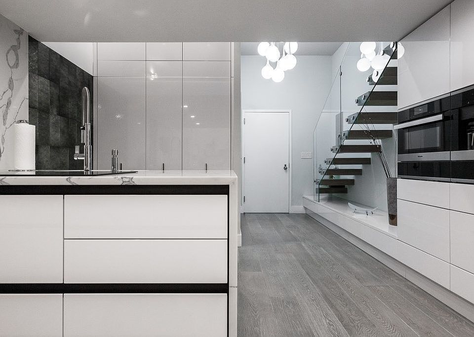 1st image of 372 5th Ave APT 6L