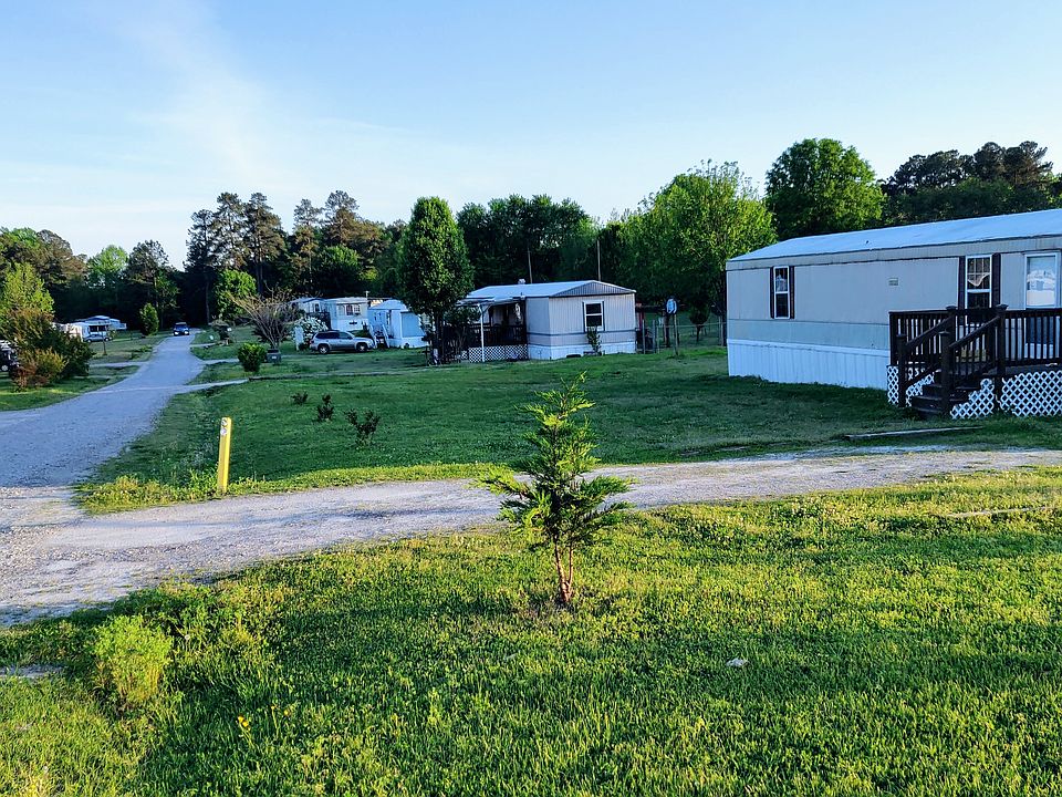 2nd image of 672 Garrett Rd #14