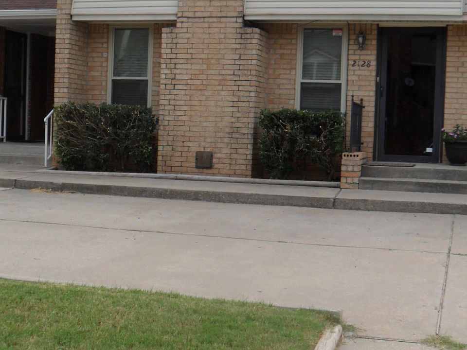 1st image of 2128 NW 118th Ter
