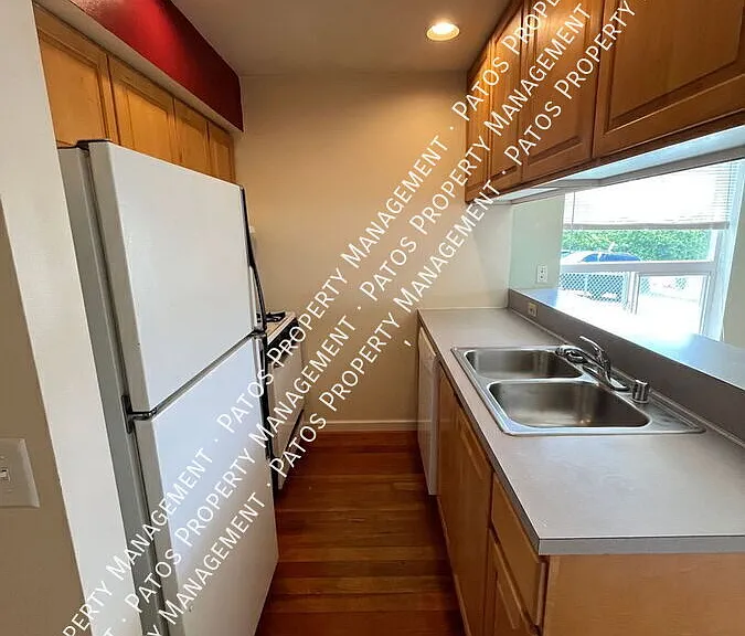 2204 Xenia St — Photo 3