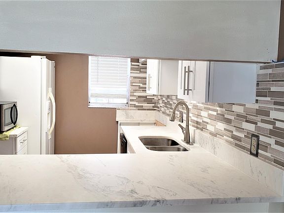 4th image of 4513 S Oak Dr Unit Q81
