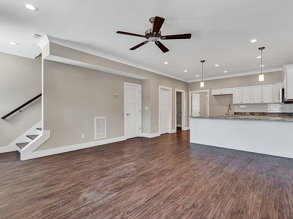 5th image of 1722 Arbor Hills Dr SE #10