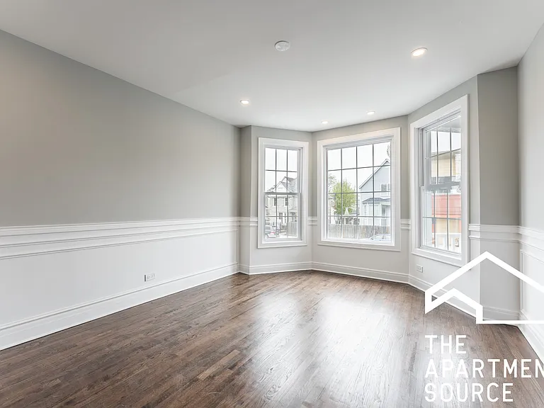 1923 N Pulaski Rd #1 — Photo 3