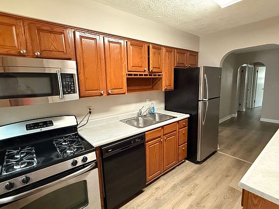 3rd image of 2029 Lynn Lea Rd