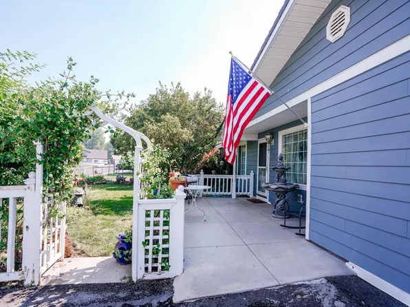 4231 Myrtlewood Dr, Klamath Falls, OR 97603