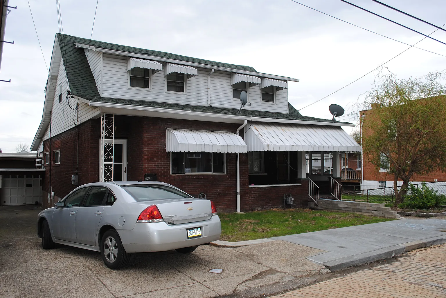 1129 Knox St photo 1