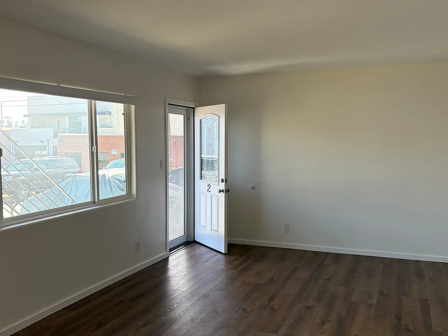 2 bed, 900 sqft, $3,145 — Photo 4