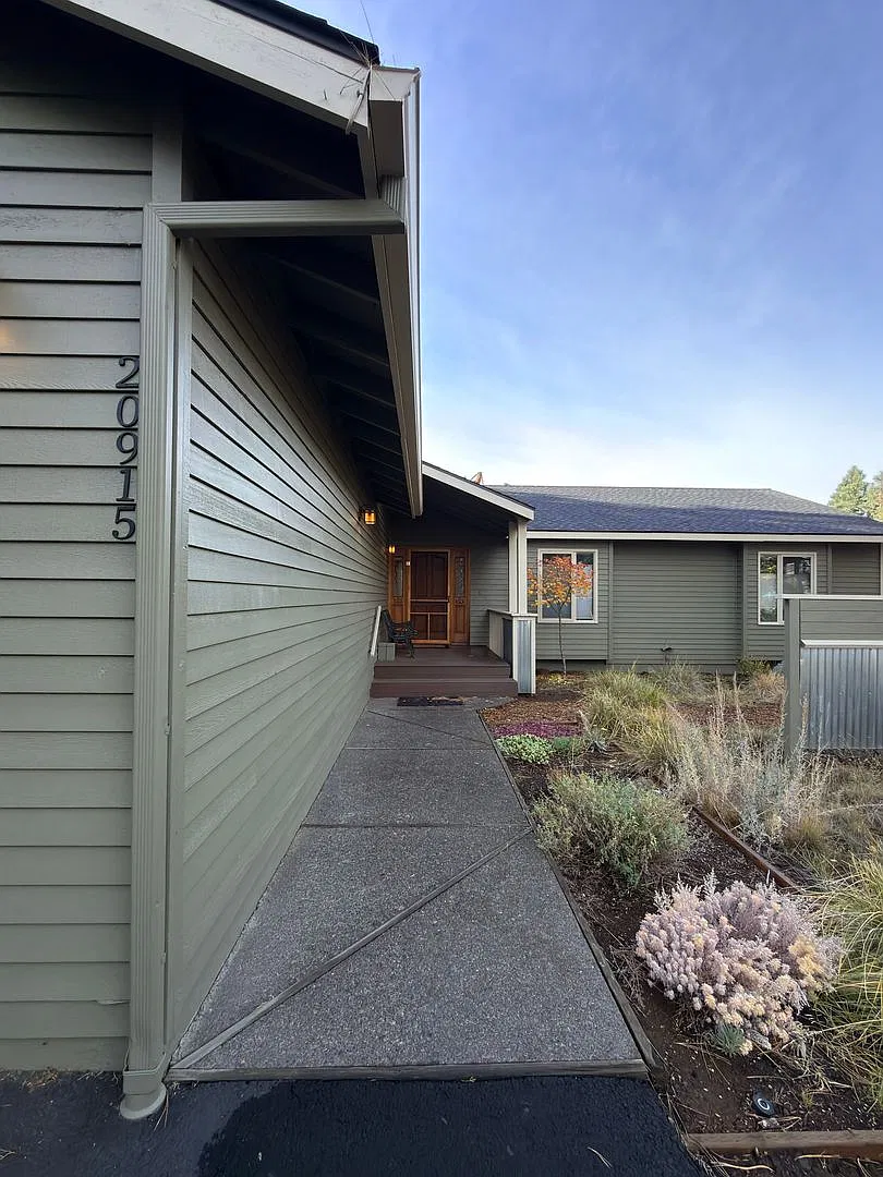 Seasonal Furnished Short Term Rental Offering Great Vibe! All Utilities Paid By The Seller... — Photo 4