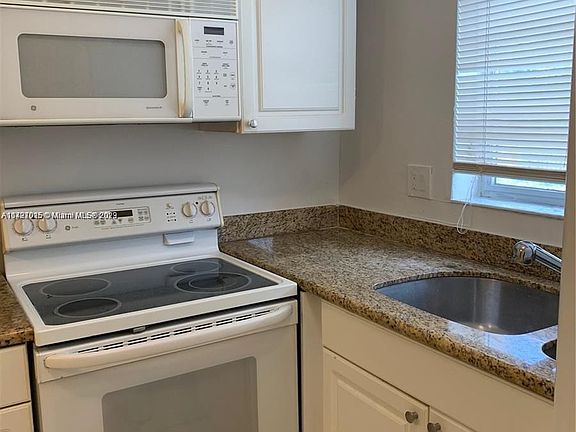 4th image of 5401 Hollywood Blvd APT 6