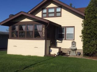 5610 N 2nd St, Loves Park, IL 61111