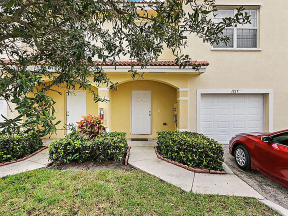 4th image of 1217 NW 27th Ave