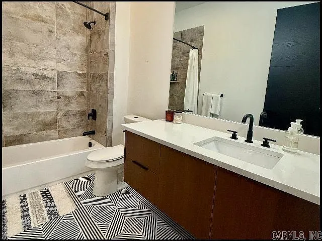 519 E 17th St — Photo 16