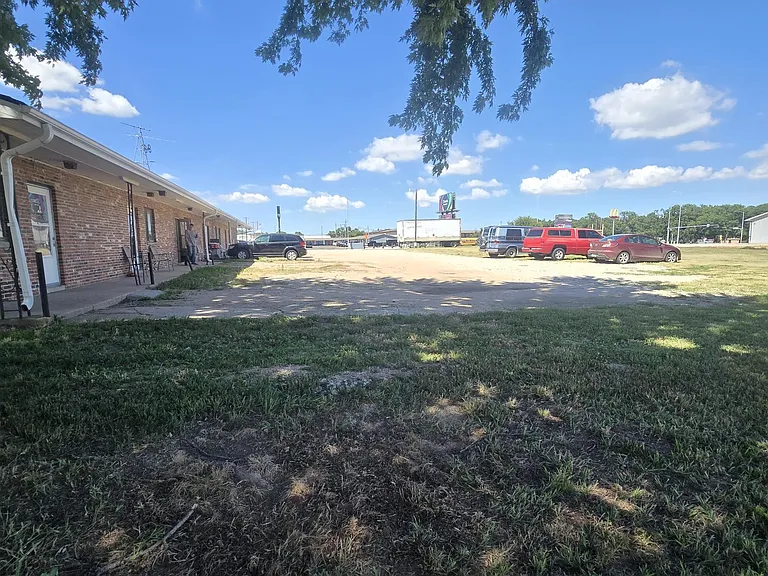 913 W J St #11 — Photo 1