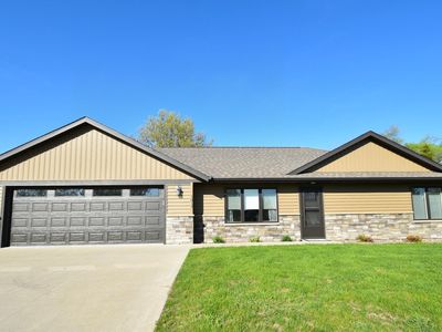 1017 W 2nd St, Zumbrota, MN, 55992
