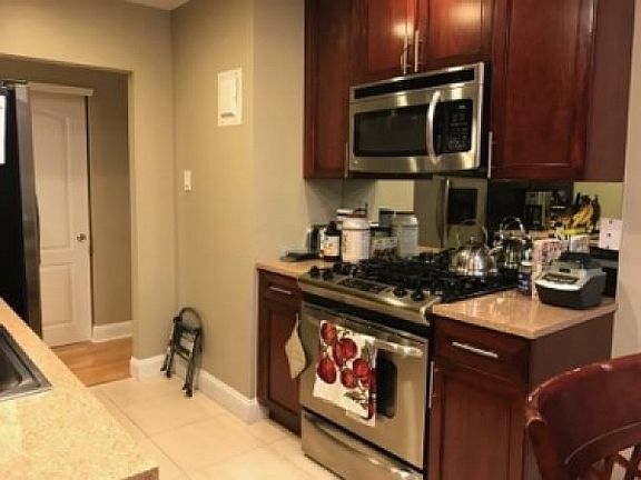 2nd image of 1292 Rockland Ave APT 2B