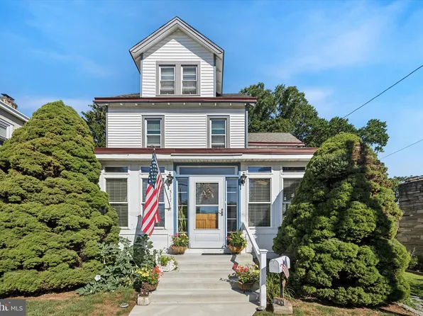 317 Harrison Ave, Clifton Heights, PA 19018