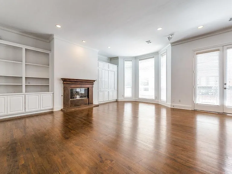 4223 Travis St — Photo 5
