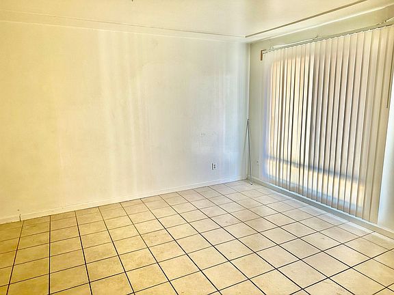 5th image of 858 E Carmen Ave APT F