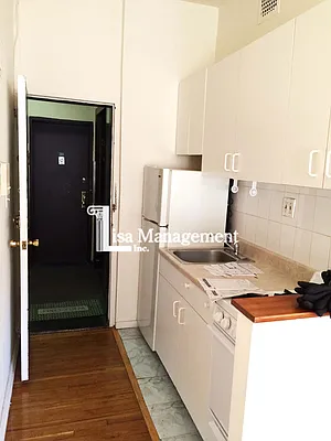 Rented by Lisa Management | media 8