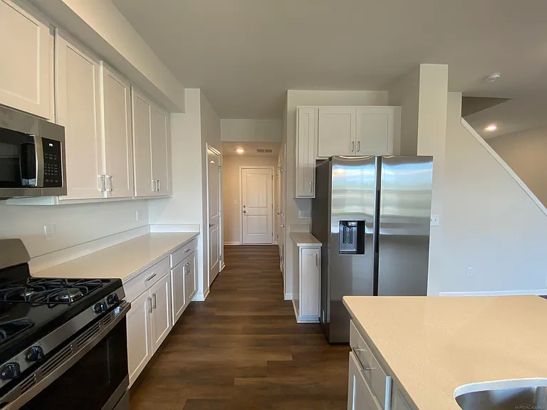 8783 Pioneer St — Photo 8