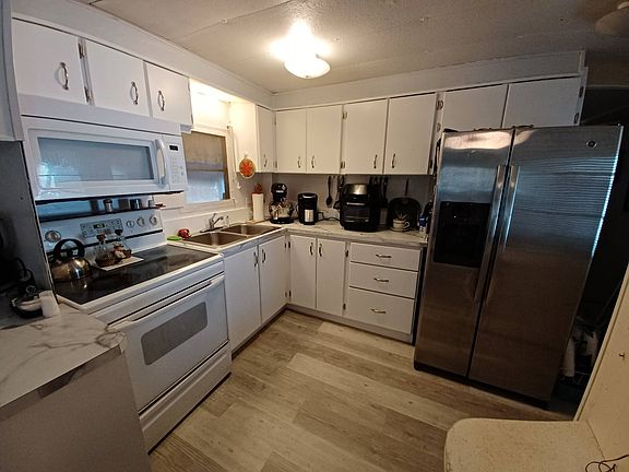 4th image of 10560 1st St N
