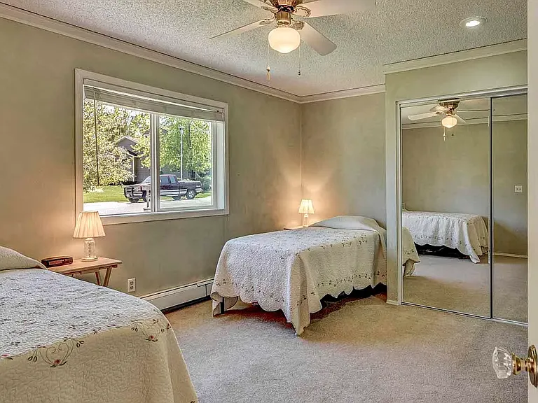 34 Cloverview Dr — Photo 9