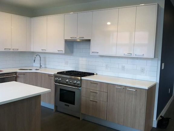 3rd image of 410 W Broadway #405