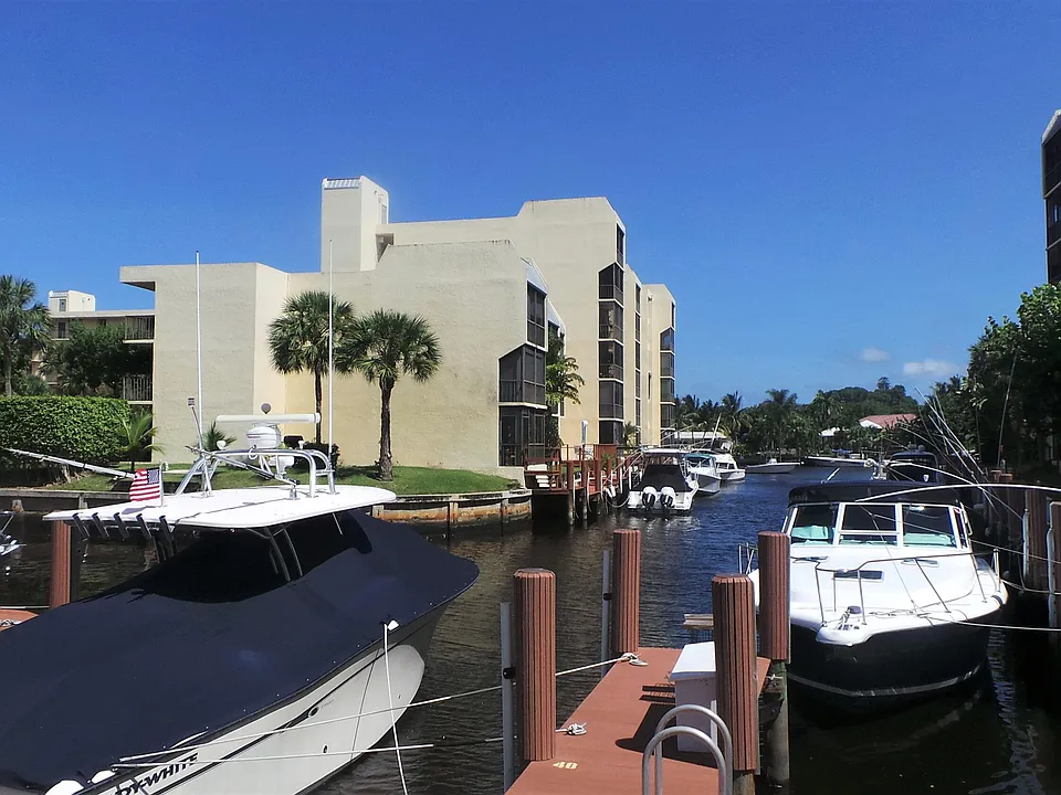 17 Royal Palm Way #3030