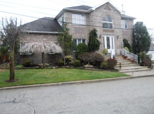 14 Hastings Ct, Staten Island, NY 10309