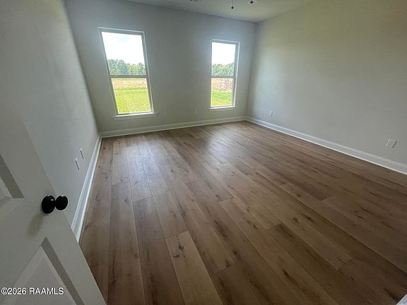 4th image of 209 Payton Woods Ln