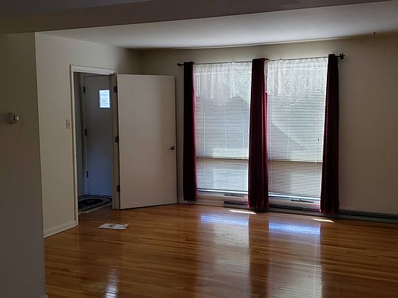4th image of 376-C&D Poplar St #376